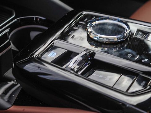 Used 2025 BMW i5 xDrive40 image 19