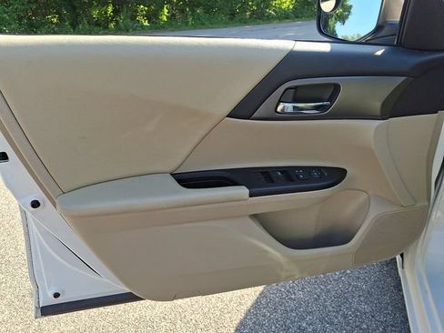 Used 2014 Honda Accord LX image 14