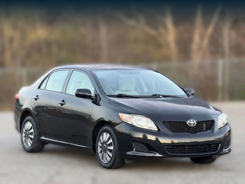 Used 2010 Toyota Corolla image 1