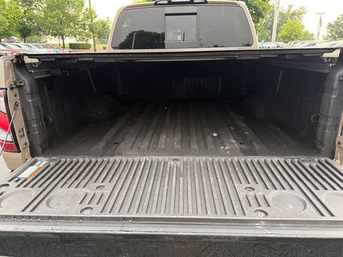Used 2023 Nissan Titan PRO-4X w/ Pro-4x Convenience Package AWD/4WD image 10