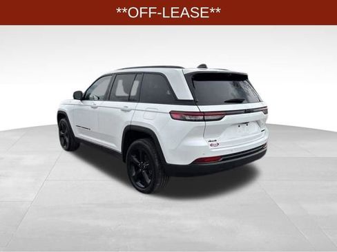 Used 2023 Jeep Grand Cherokee Limited w/ Luxury Tech Group II image 5