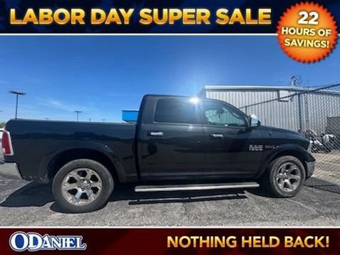 Used 2017 RAM 1500 Laramie w/ Convenience Group AWD/4WD image 2