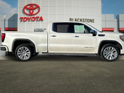 Used 2022 GMC Sierra 1500 Denali w/ Denali Reserve Package AWD/4WD image 2
