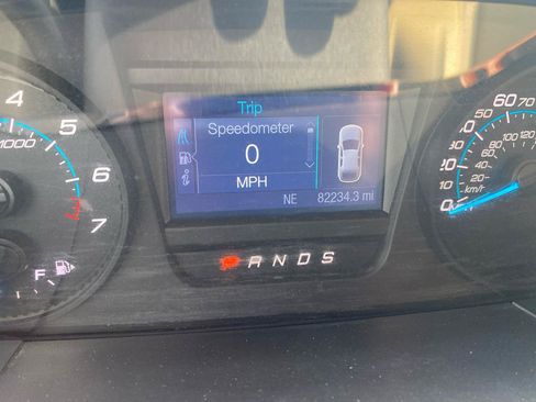 Used 2016 Ford Taurus SEL FWD image 19