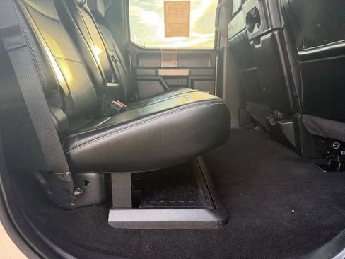 Used 2017 Ford F350 Lariat w/ Chrome Package image 17