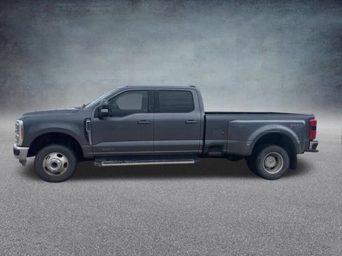 Used 2023 Ford F350 Lariat w/ FX4 Off-Road Package AWD/4WD image 2