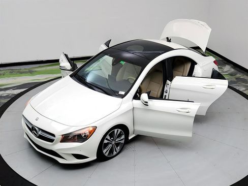 Used 2015 Mercedes-Benz CLA 250 image 35