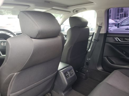 Used 2018 Honda Accord EX image 12