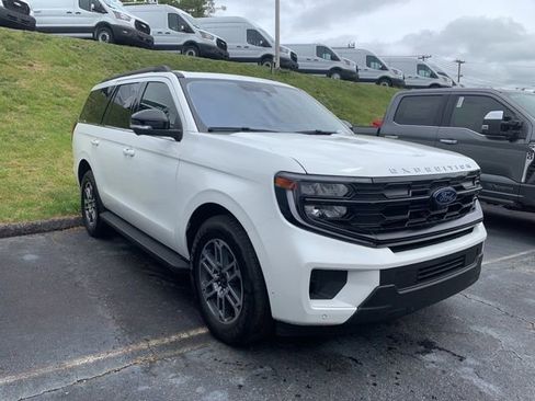 New 2025 Ford Expedition Active RWD image 2