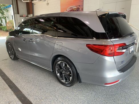 Used 2024 Honda Odyssey Elite image 6