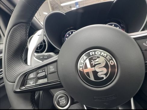 New 2026 Alfa Romeo Giulia w/ Driving Assist Package RWD image 38
