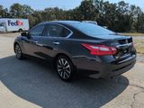 Used 2017 Nissan Altima 2.5 SL w/ Moonroof Package image 4