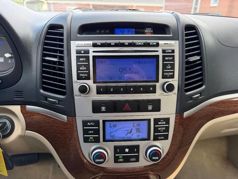 Used 2009 Hyundai Santa Fe Limited FWD image 17