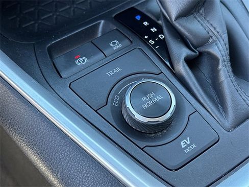 Used 2023 Toyota RAV4 XLE image 33