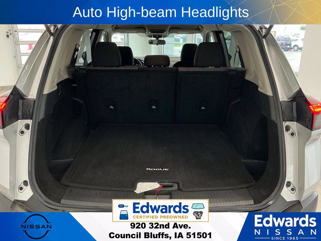 Used 2021 Nissan Rogue SV AWD/4WD image 10