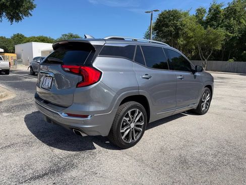 Used 2019 GMC Terrain Denali w/ Comfort Package FWD image 8