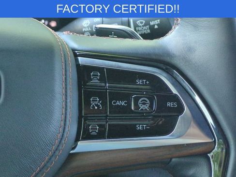 Certified 2025 Jeep Grand Cherokee Summit w/ Obsidian Package AWD/4WD image 21