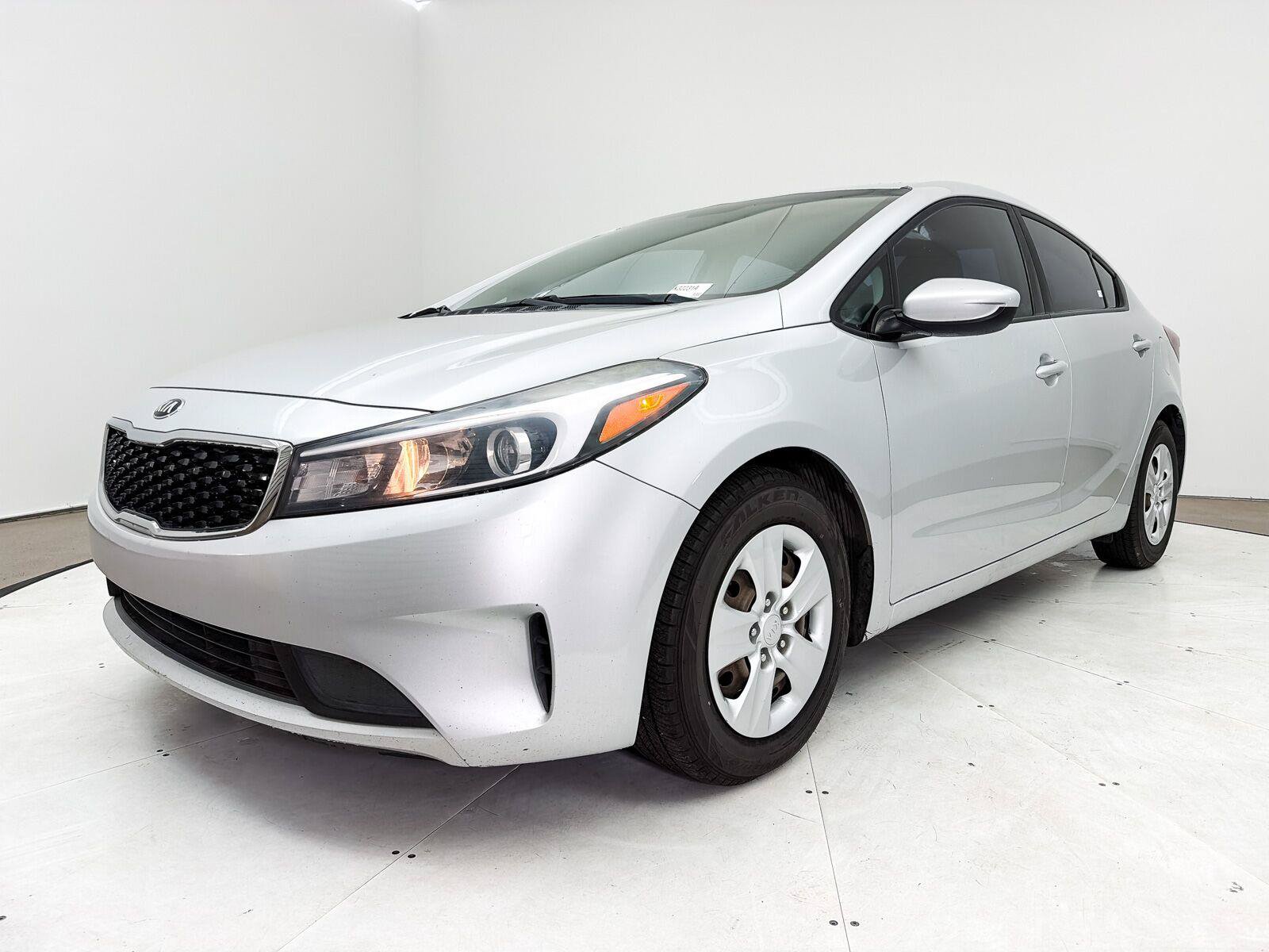 Used 2017 Kia Forte LX FWD image 3