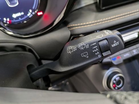 Used 2025 Alfa Romeo Tonale w/ Premium Package image 18