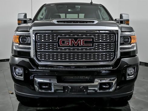 Used 2019 GMC Sierra 3500 Denali w/ Duramax Plus Package AWD/4WD image 4