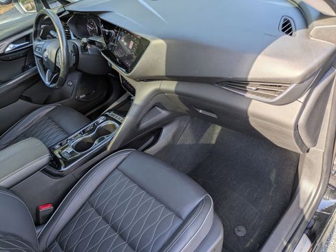 Used 2021 Buick Envision Avenir w/ Technology Package II image 23