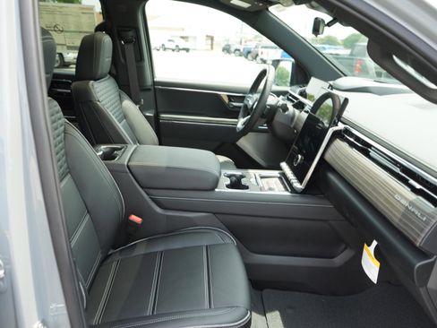 New 2025 GMC Sierra EV Denali image 22