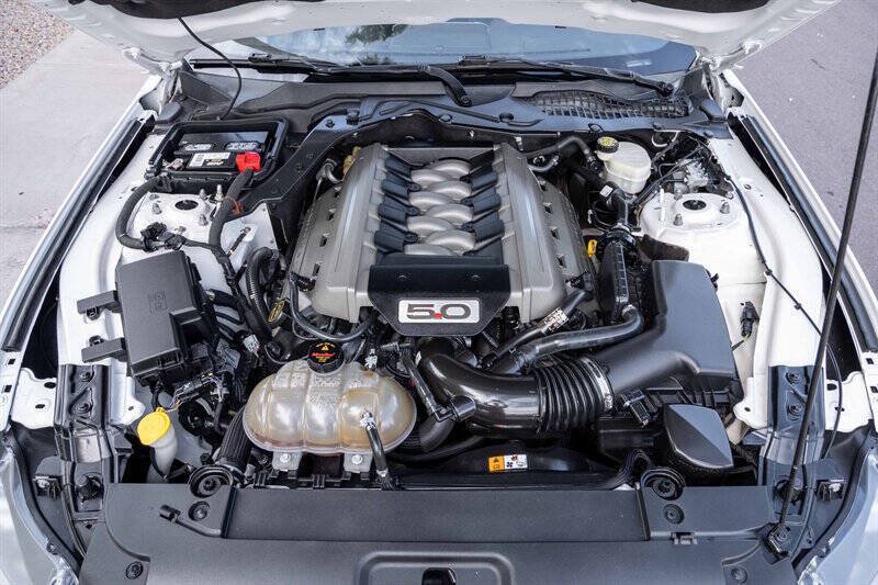 Used 2017 Ford Mustang GT RWD image 18