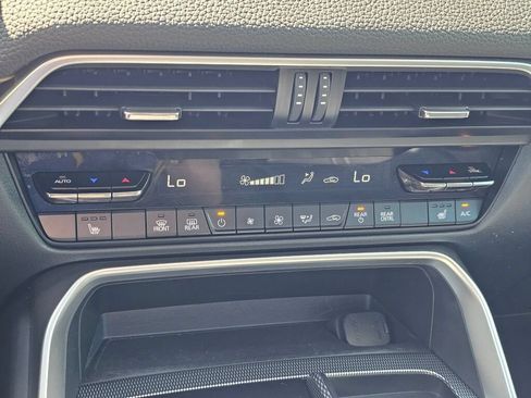 Certified 2024 MAZDA CX-90 Plug-In Hybrid w/ Preferred AWD/4WD image 17