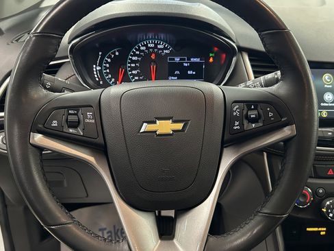 Used 2019 Chevrolet Trax LT w/ LT Convenience Package image 20
