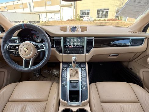 Used 2017 Porsche Macan S image 22