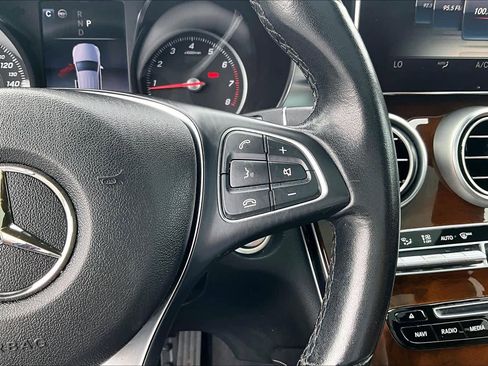 Used 2019 Mercedes-Benz GLC 300 4MATIC image 25