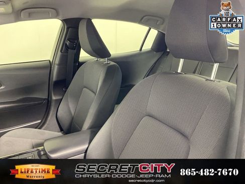 Used 2025 Toyota Prius LE FWD image 10