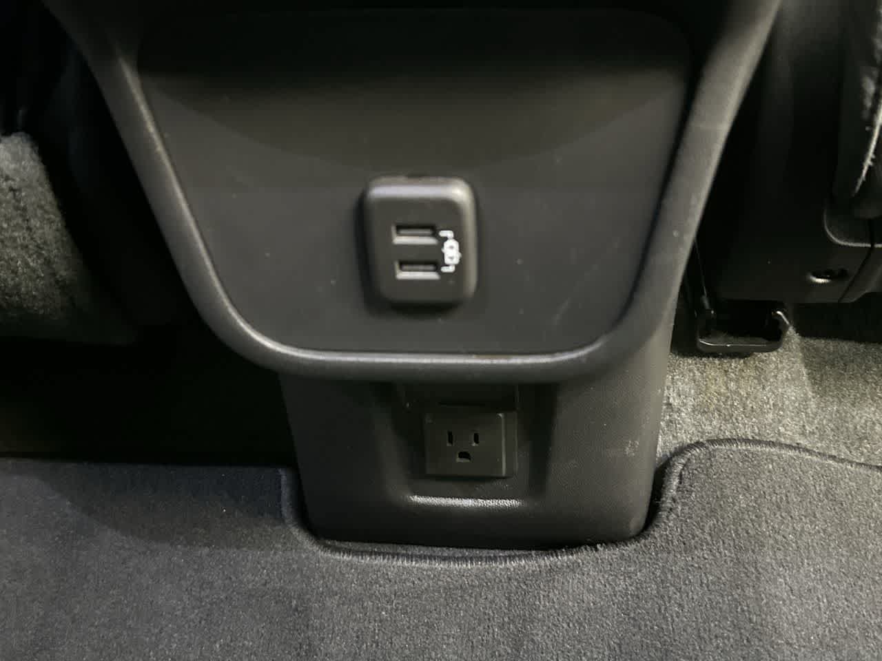 Used 2024 GMC Terrain SLT AWD/4WD image 24
