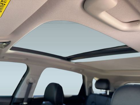 Used 2023 Kia Sorento SX image 16