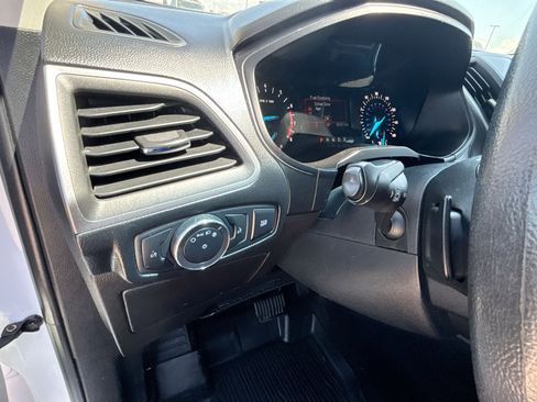 Used 2020 Ford Edge SE image 41