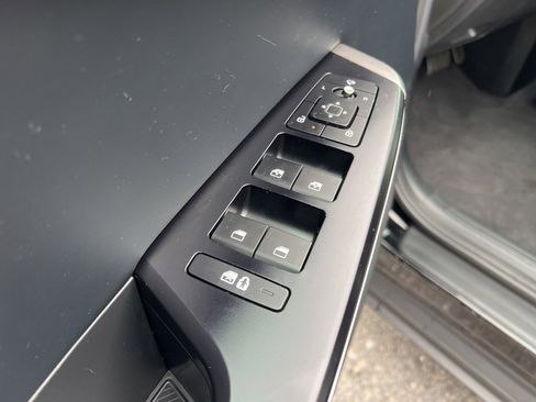 Certified 2025 Kia EV6 Light image 11