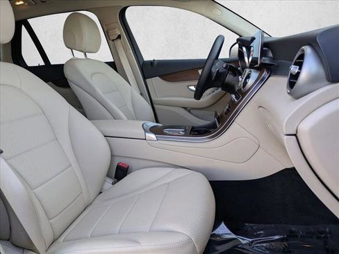 Certified 2022 Mercedes-Benz GLC 300 image 21