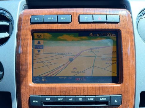 Used 2010 Ford F150 Lariat RWD image 28