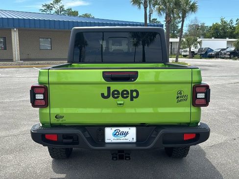 Used 2025 Jeep Gladiator Sport AWD/4WD image 4