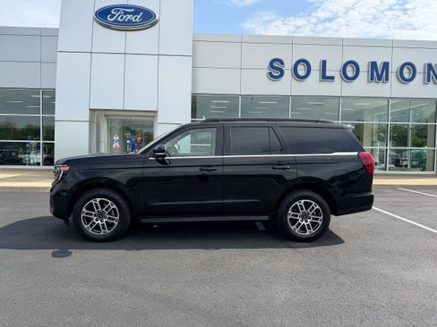Certified 2025 Ford Expedition Active AWD/4WD image 9