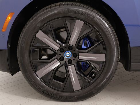 Used 2024 BMW iX xDrive50 w/ Premium Package image 65