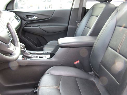 Used 2022 Chevrolet Equinox Premier image 16