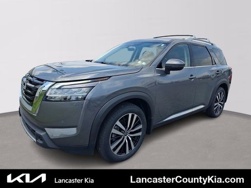 Used 2024 Nissan Pathfinder Platinum w/ Cargo Package AWD/4WD image 1