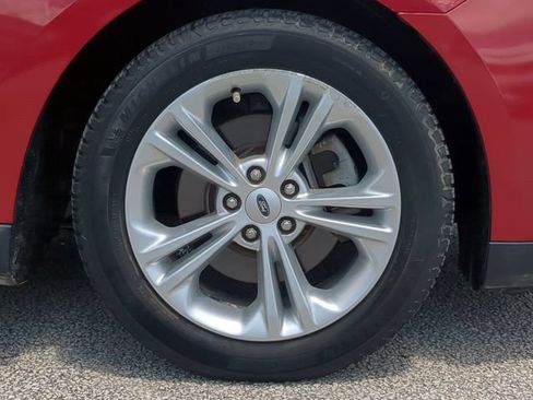 Used 2013 Ford Taurus SEL FWD image 11