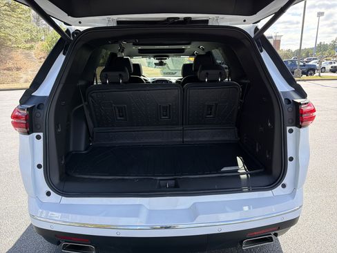 Used 2023 Chevrolet Traverse High Country image 19