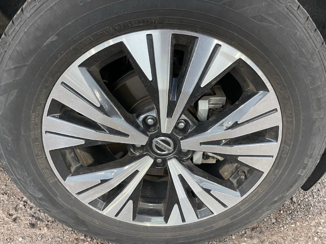 Used 2021 Nissan Rogue SV FWD image 4