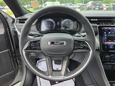 New 2025 Jeep Grand Cherokee Overland AWD/4WD image 11
