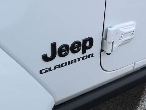 Used 2021 Jeep Gladiator Sport AWD/4WD image 12