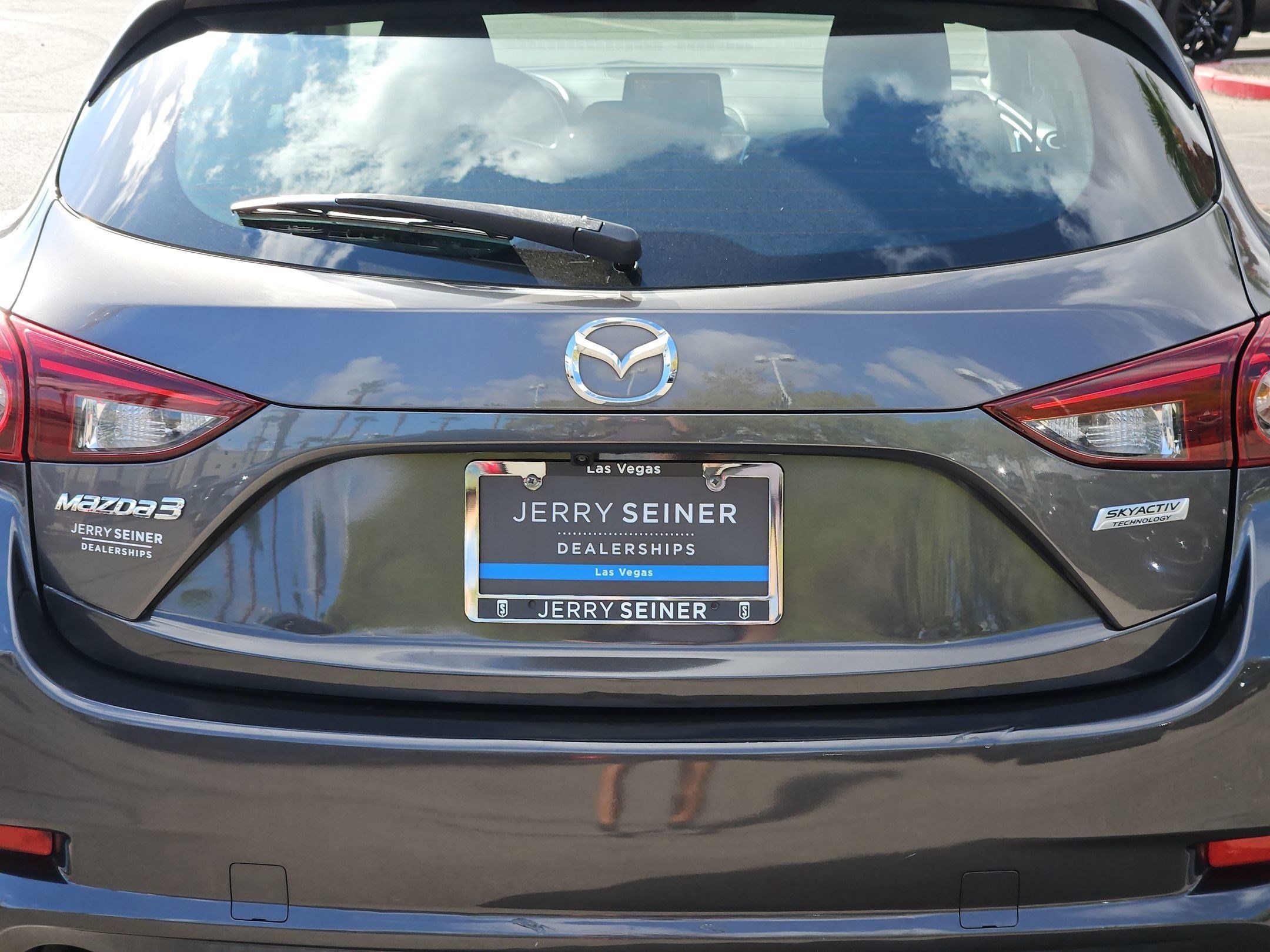 Used 2017 MAZDA MAZDA3 Sport FWD image 13