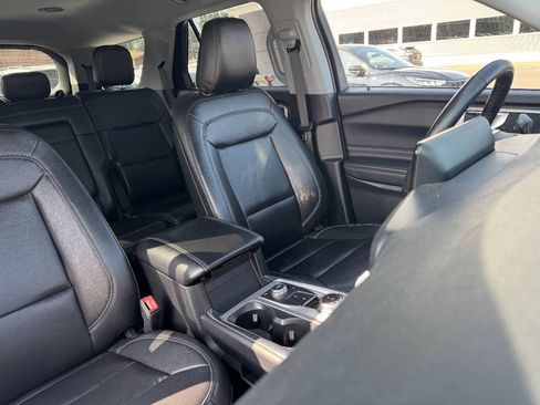 Certified 2020 Ford Explorer XLT w/ Equipment Group 202A AWD/4WD image 37